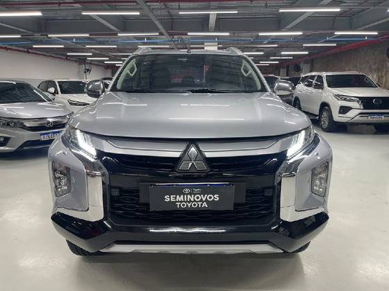 MITSUBISHI L200 TRITON 2.4 16V TURBO DIESEL SPORT HPE-S CD 4P 4X4 AUTOMÁTICO MITSUBISHI L200 TRITON 2.4 16V TURBO DIESEL SPORT HPE-S CD 4P 4X4 AUTOMÁTICO